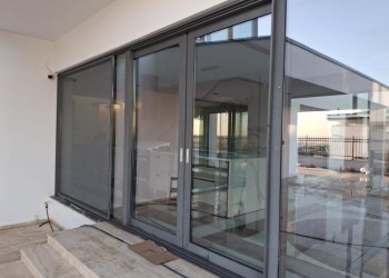 cam balkon sineklik montaj